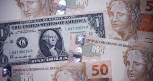 Ibovespa opera em queda e chega aos 167 mil pontos; dólar opera em alta, de olho em novos dados econômicos