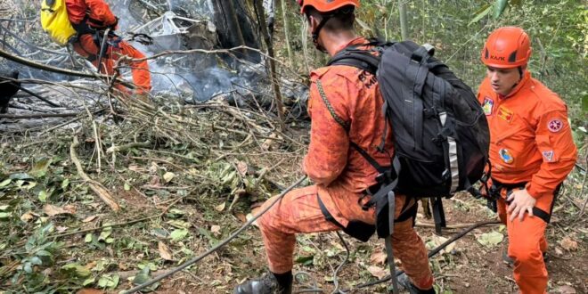 Justiça bloqueia bens de empresa por queda de helicóptero, no Rio