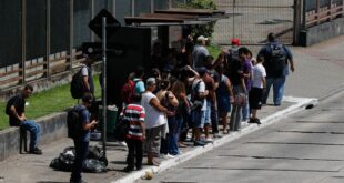 Motoristas de ônibus fazem paralisação na zona sul de São Paulo